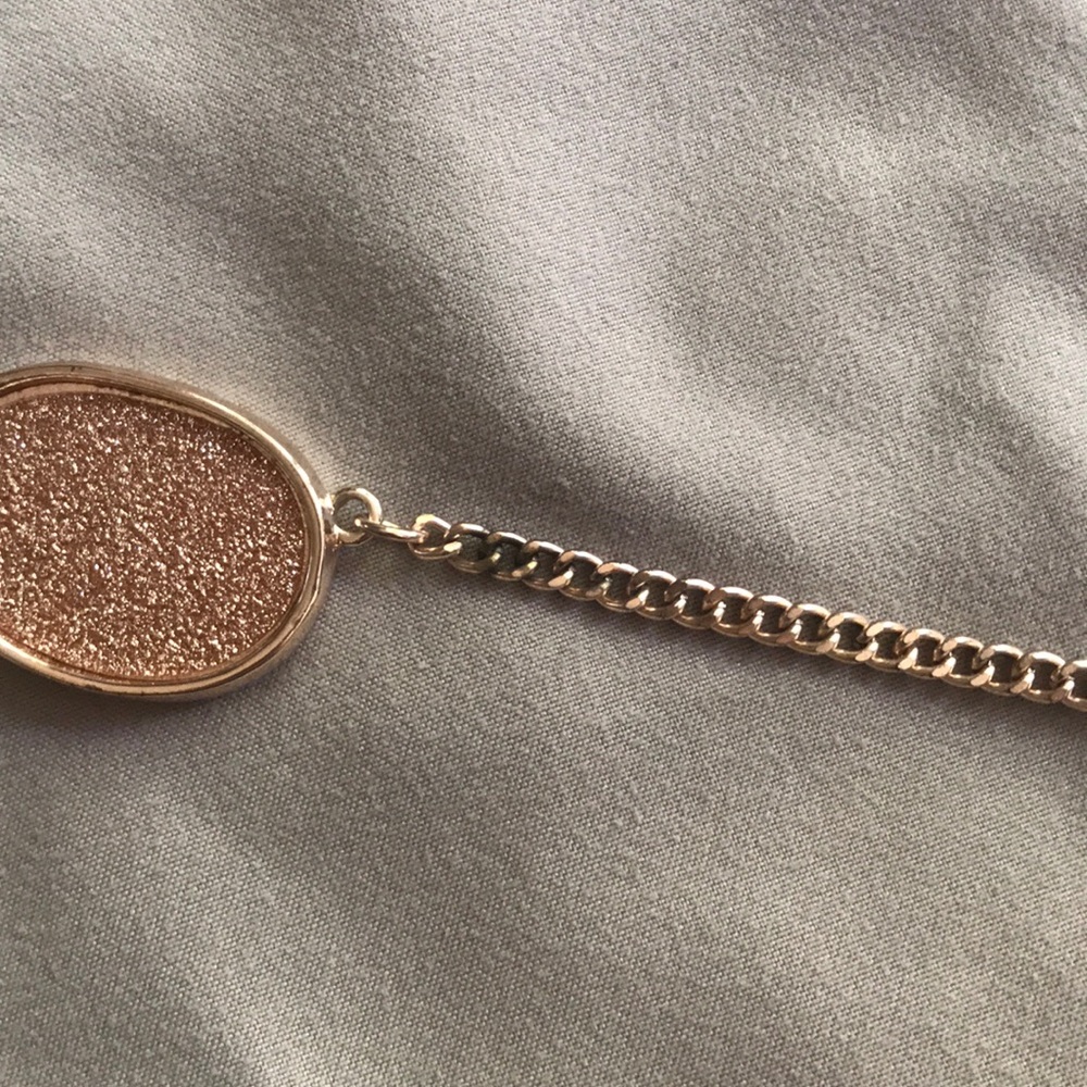 Peach statement necklace - Picture 6 of 7